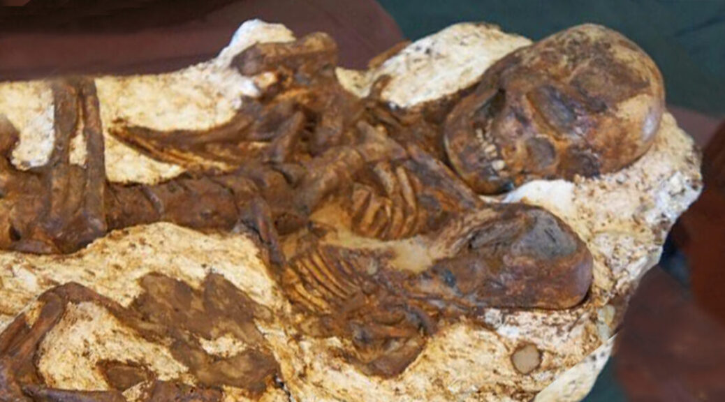 4,800 Years Later, The Mother Found Still Cradling Baby