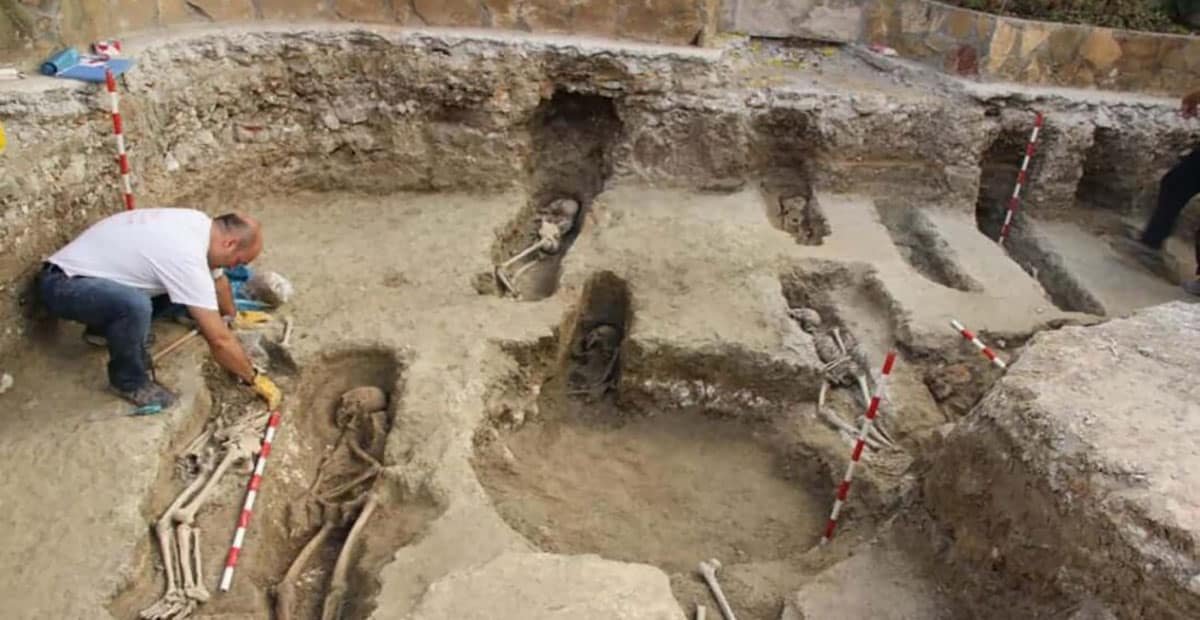 Skeletons Discovered in Islamic Necropolis in Spain