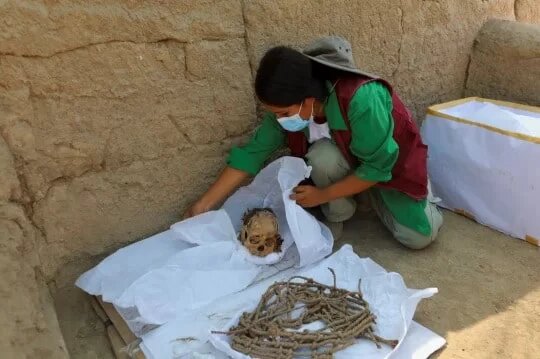 1,000-year-old Adolescent Mummy Wrapped in a Bundle