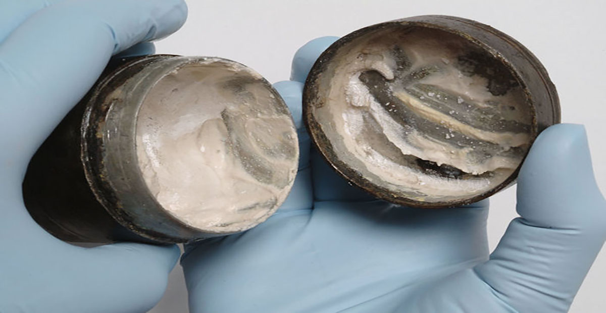 2,000-Year-Old Roman Face Cream With Visible, Ancient Fingermarks