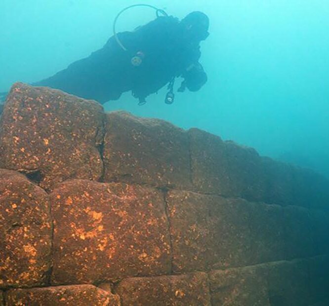 Mysterious 3,000-Year-Old Castle Found