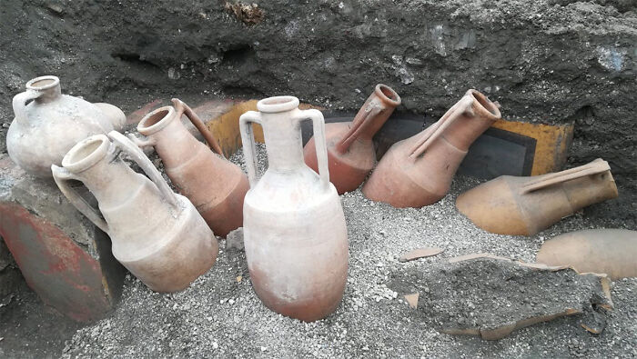 A “Fast Food” Shop Is Uncovered In Pompeii, Depicting Some Of The Dishes They Would Eat
