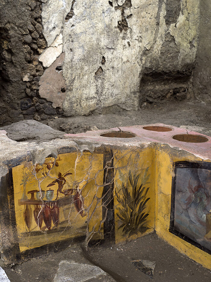 A “Fast Food” Shop Is Uncovered In Pompeii, Depicting Some Of The Dishes They Would Eat
