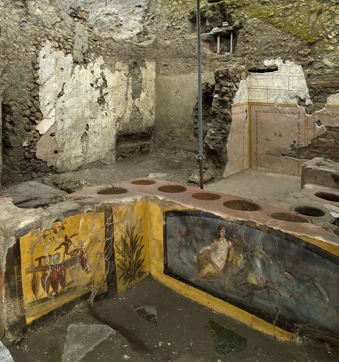 A “Fast Food” Shop Is Uncovered In Pompeii, Depicting Some Of The Dishes They Would Eat
