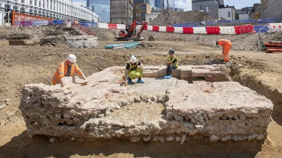 Astonishing Roman Mausoleum Unearthed in London