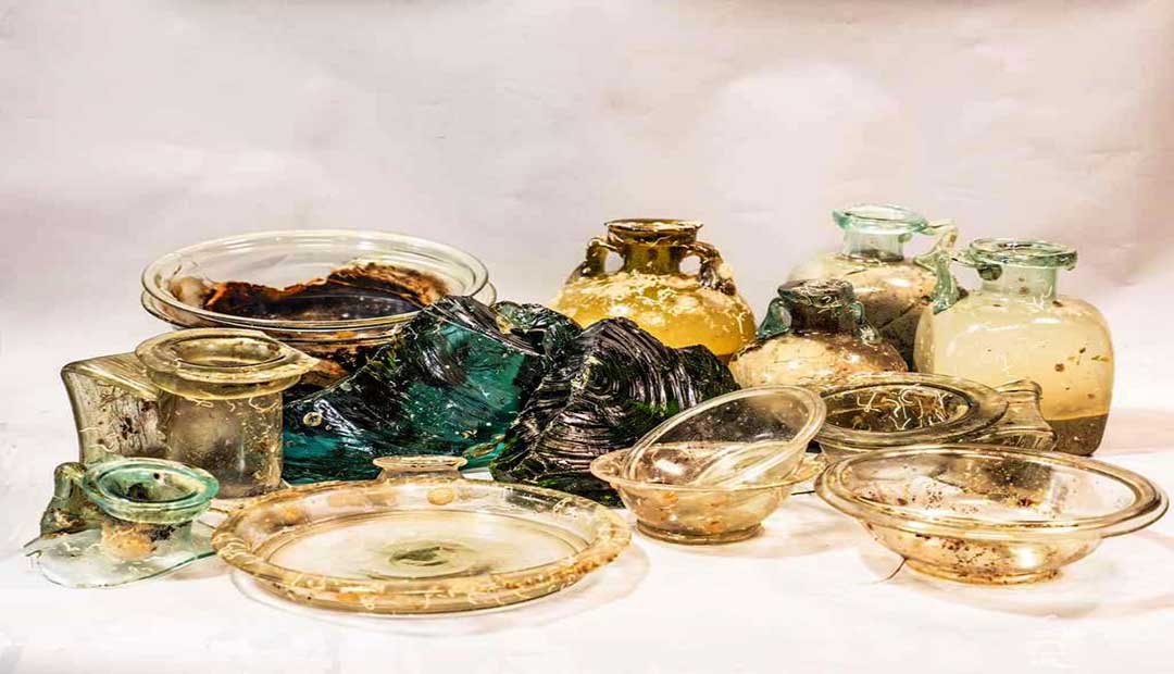 Roman Shipwreck's 2000-year-old Glass Treasure