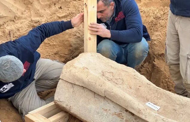 Roman-Era Cemetery With Over 100 Tombs Unearthed in Gaza