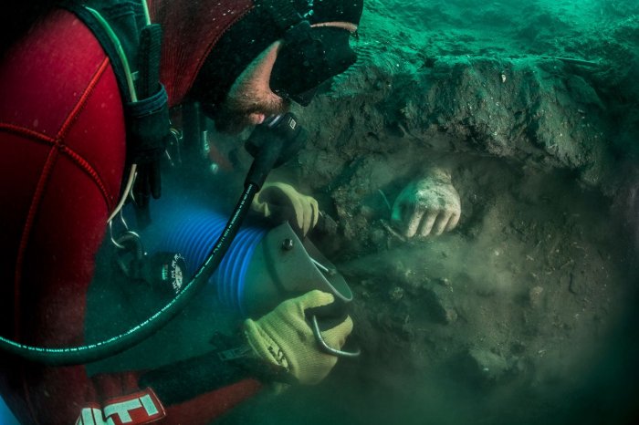 Amazing Ancient Underwater Treasures And Temples Discovered At Thonis-Heracleion