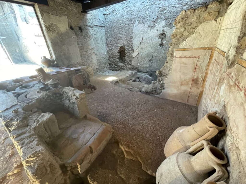  Ancient Fast Food Restaurant in Pompeii