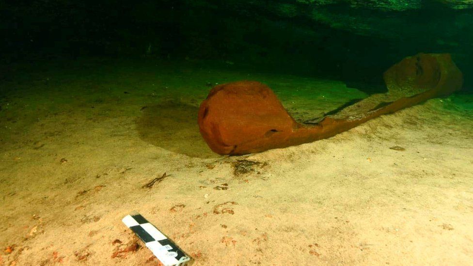 Maya Canoe Found in Yucatan Cenote