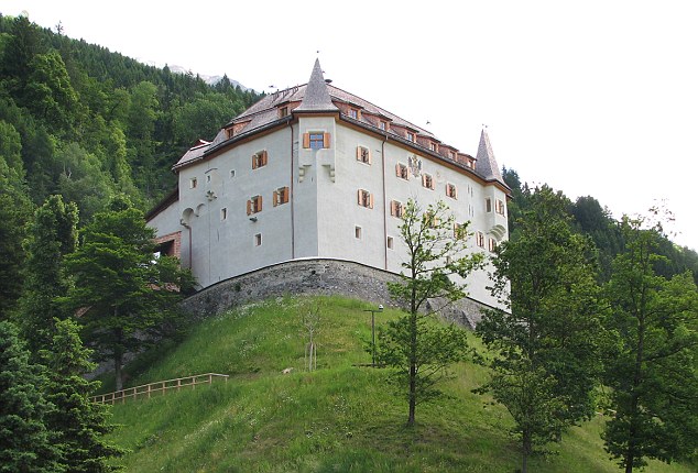 Medieval Lingerie Set Unearthed in Austrian Castle