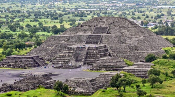 Ancient Secrets of Teotihuacan: Uncovering the Hidden Cave Beneath the Moon Pyramid