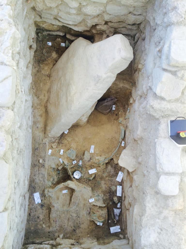 3,500-Year-Old “Griffin Warrior” Tomb Full of Treasures