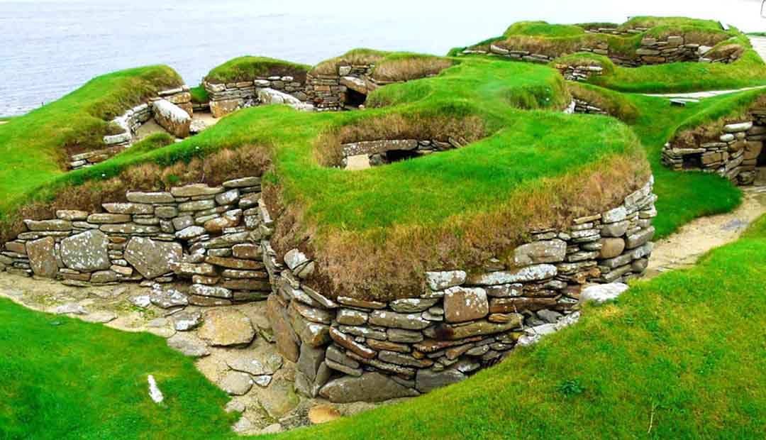 Erosion Uncovers Potential Neolithic Village Site in Orkney, Scotland