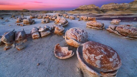 Mysterious "Cracked Eggs" of Bisti De Na Zin Wilderness