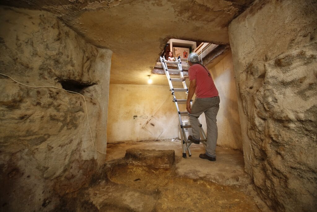 Ancient Jewish Ritual Bath Discovered Under Israeli 