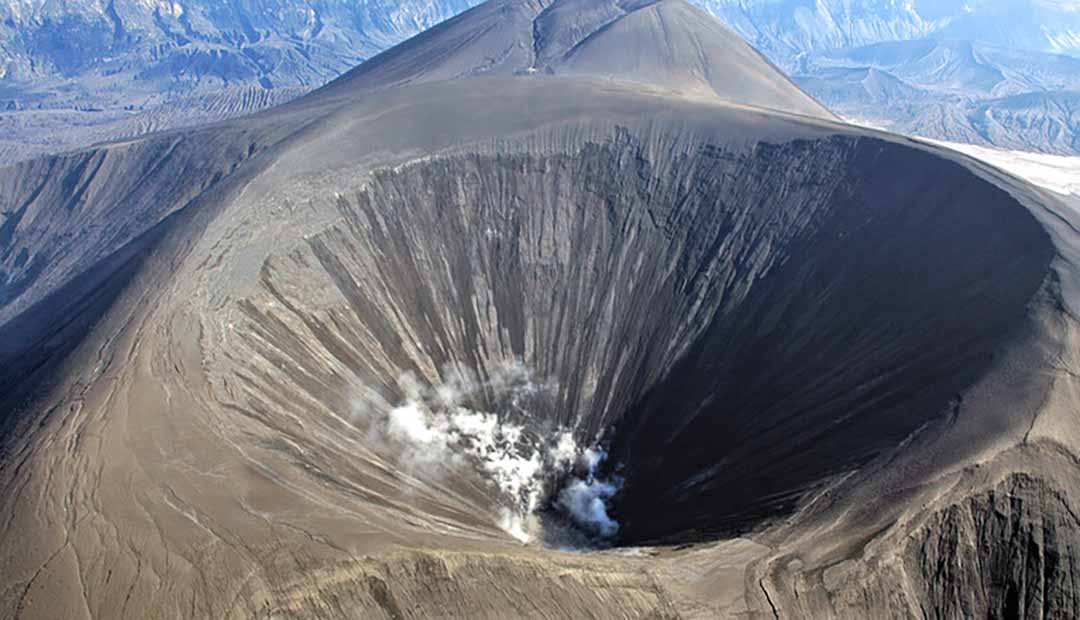 Okmok Volcano Eruption in Alaska Contributed