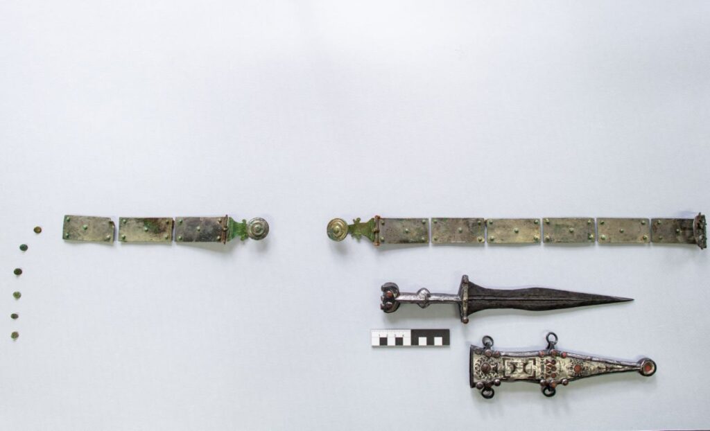 Restored Roman Dagger Discovered 