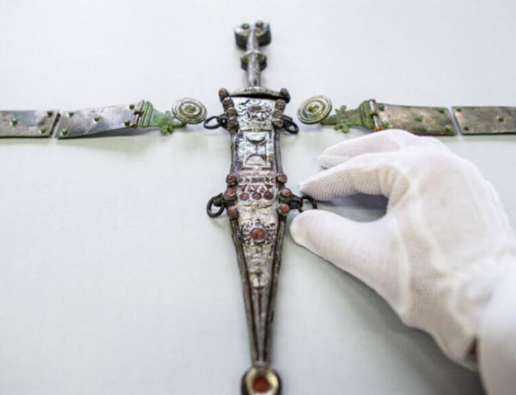 Restored Roman Dagger Discovered