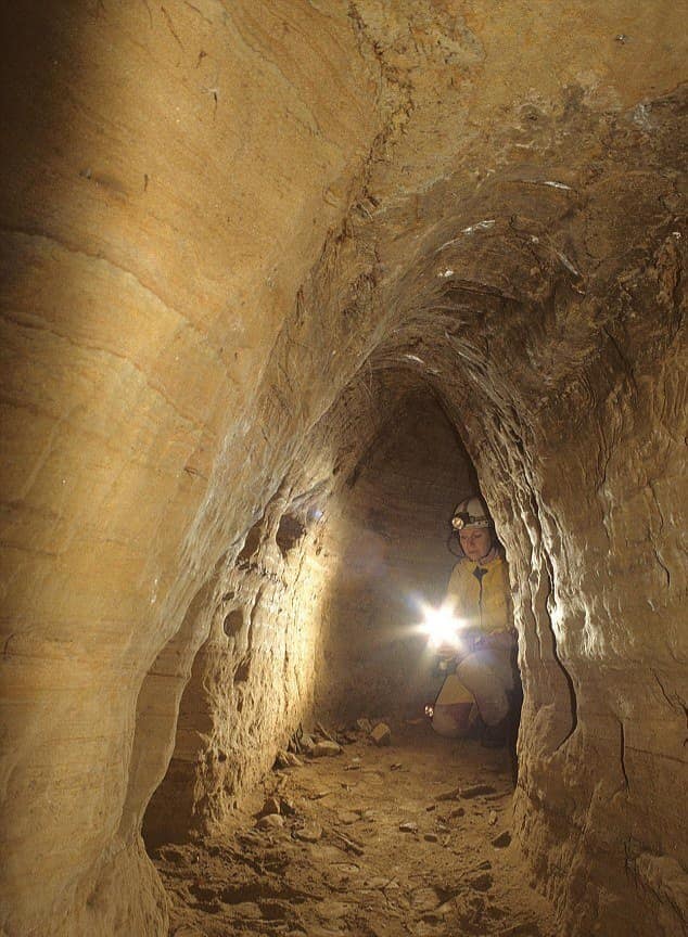 Underground Tunnels Stretch 