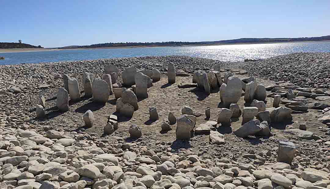 7,000-Year-Old Spanish Stonehenge: Dolmen of Guadalperal Re-emerges Amidst Spain’s Drought