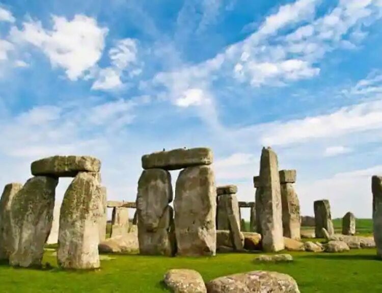 Stonehenge’s Prehistoric Landscape: Deer, Elk, and Open Woodland, New Study Reveals