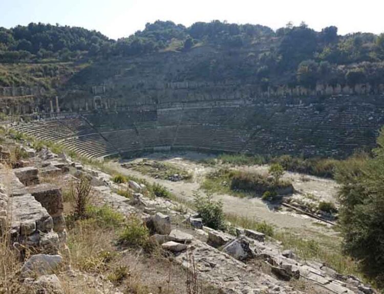 Gate to Temple of Zeus