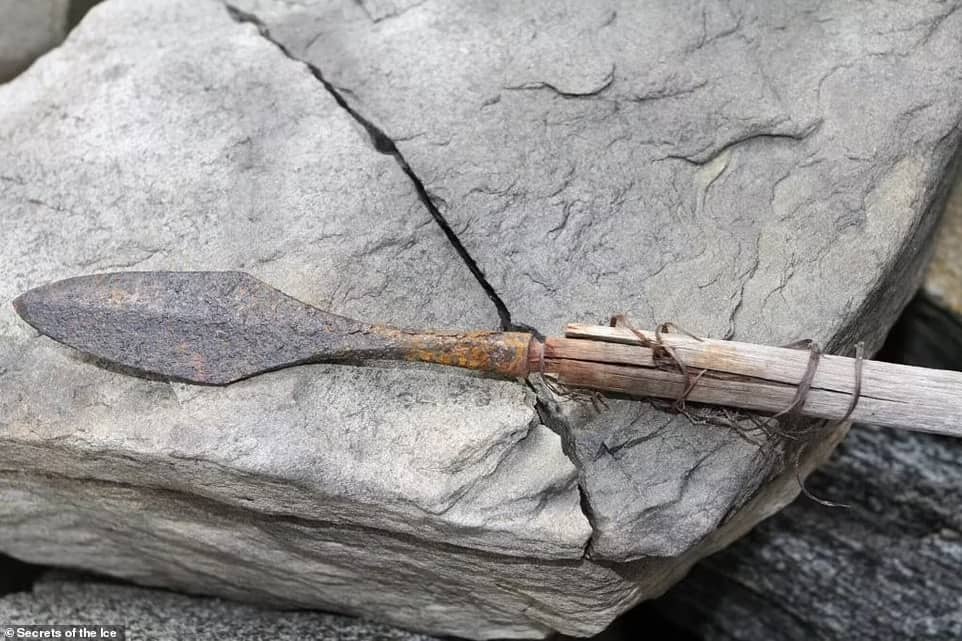 Wooden Ski Pair Discovered in Norwegian Ice