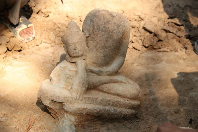 Sculptures Discovered at Khmer Temple in Cambodia