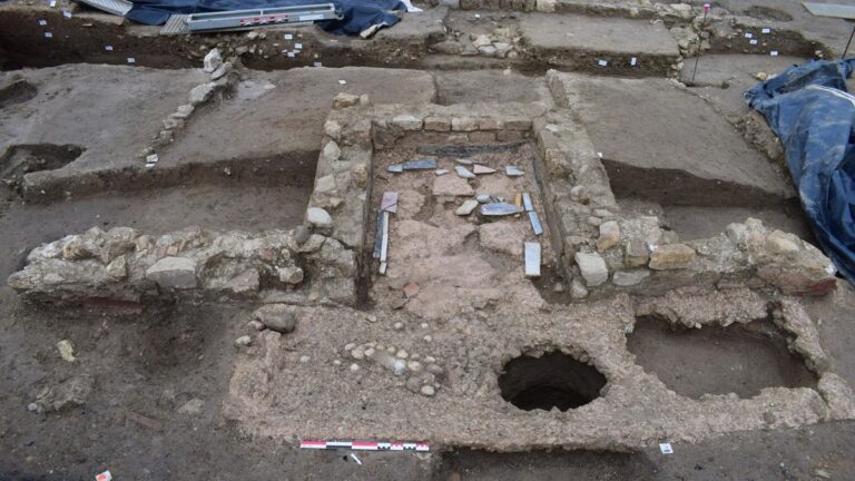 Ancient Roman Graves With Funerary Festival Evidence Discovered in Southern France