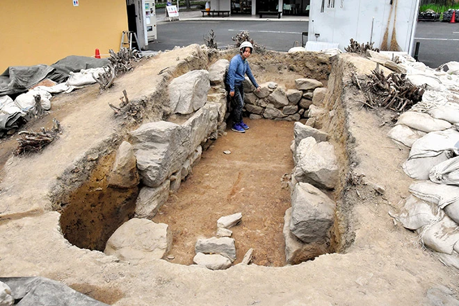 Ancient Elite Tomb From 6th Century Discovered Beneath Parking Lot in Japan