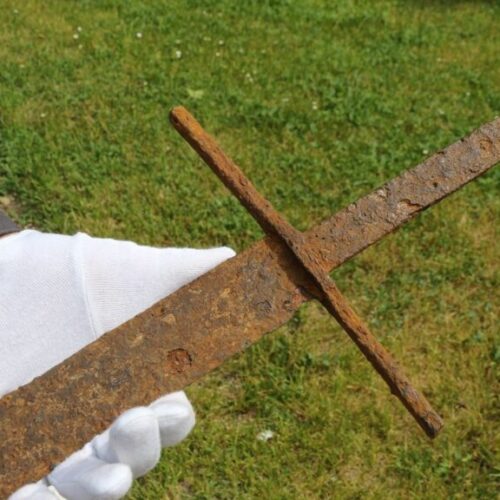 600-Year-Old Sword and Equipment Found in Olsztyn