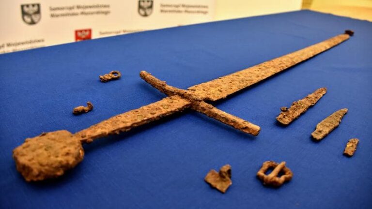 600-Year-Old Sword and Equipment Found in Olsztyn