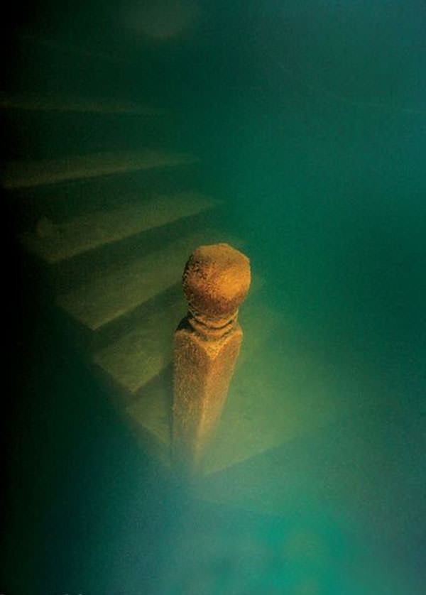 China’s Atlantis: Ancient Underwater City Shi Cheng Beneath Qiandao Lake Revealed