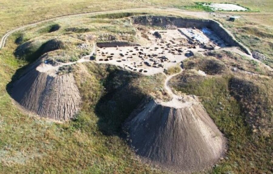 2,500-Year-Old Greek City of Phanagoria Reveals Stele of Persian King Darius I — One-Third Now Underwater