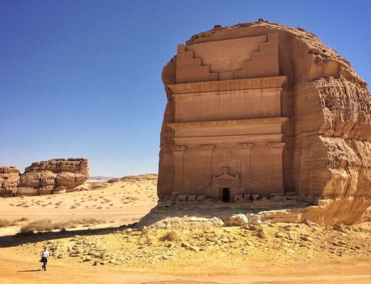 Qasr Al-Farid: The Lonely Nabataean Tomb Carved in the Saudi Desert