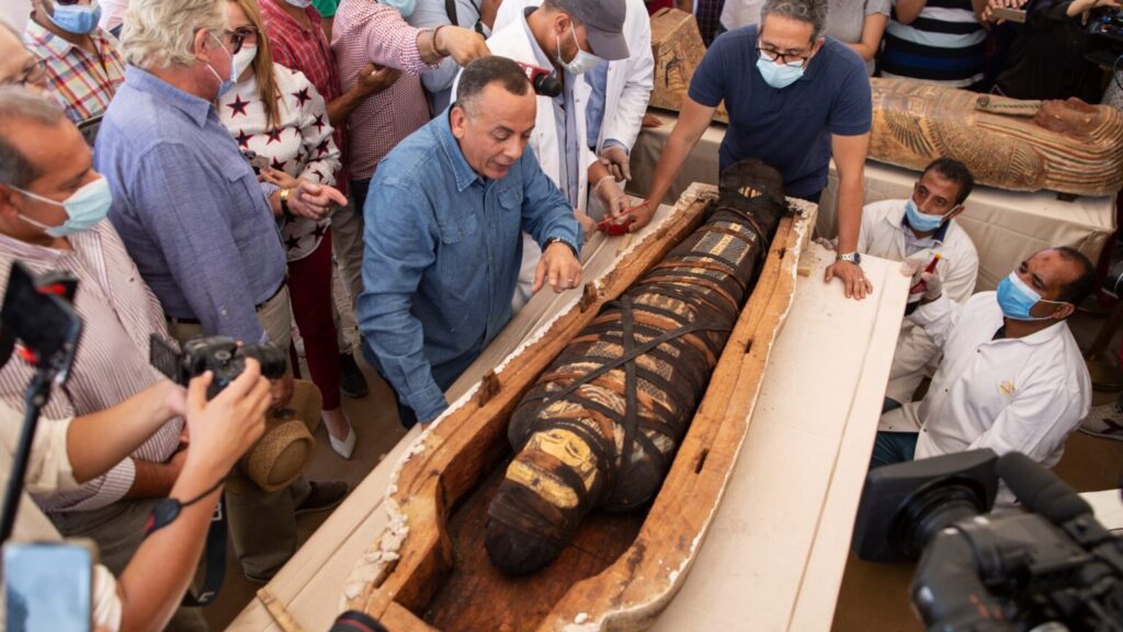 Archaeologists Discover 59 Ancient Coffins and Mummies in Egypt’s Saqqara Necropolis