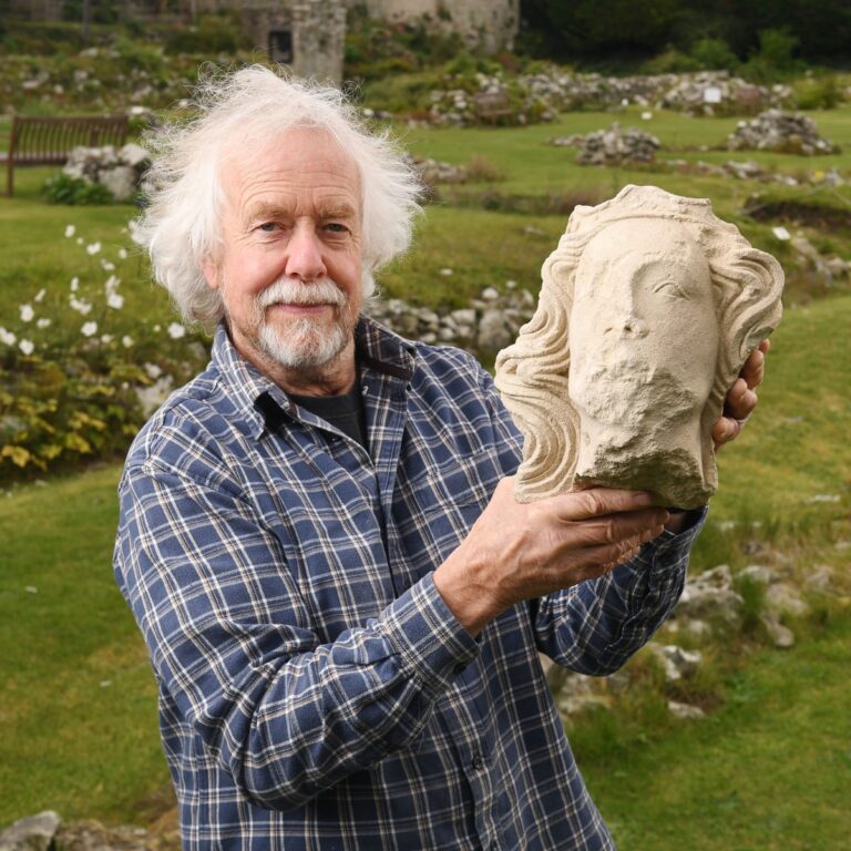 Potential Royal Statue Fragment Unearthed at Shaftesbury Abbey in England