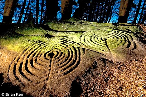 Britain’s Hidden Stone Age Rock Art Discovered in Northern England